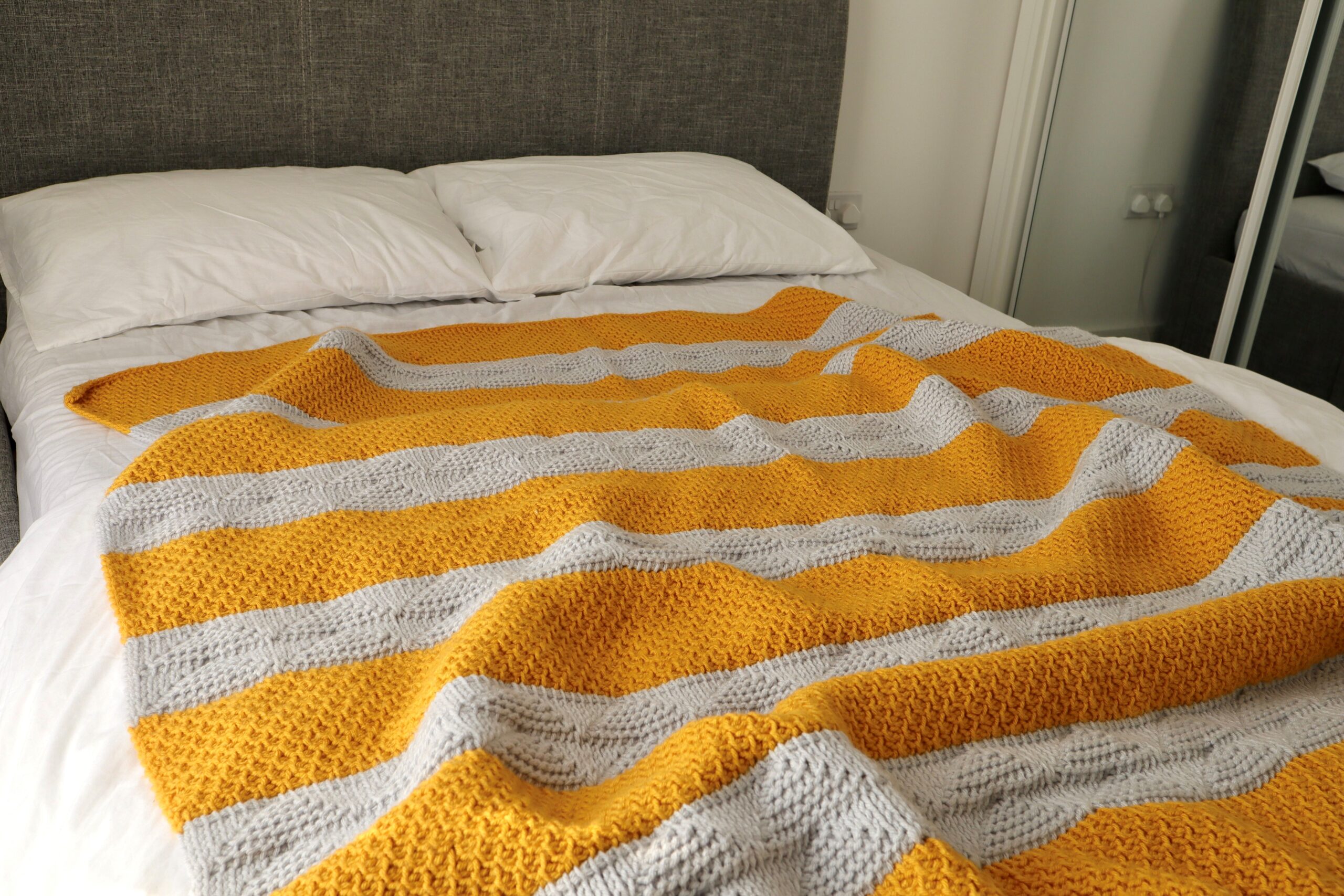 Honey Peaks Throw