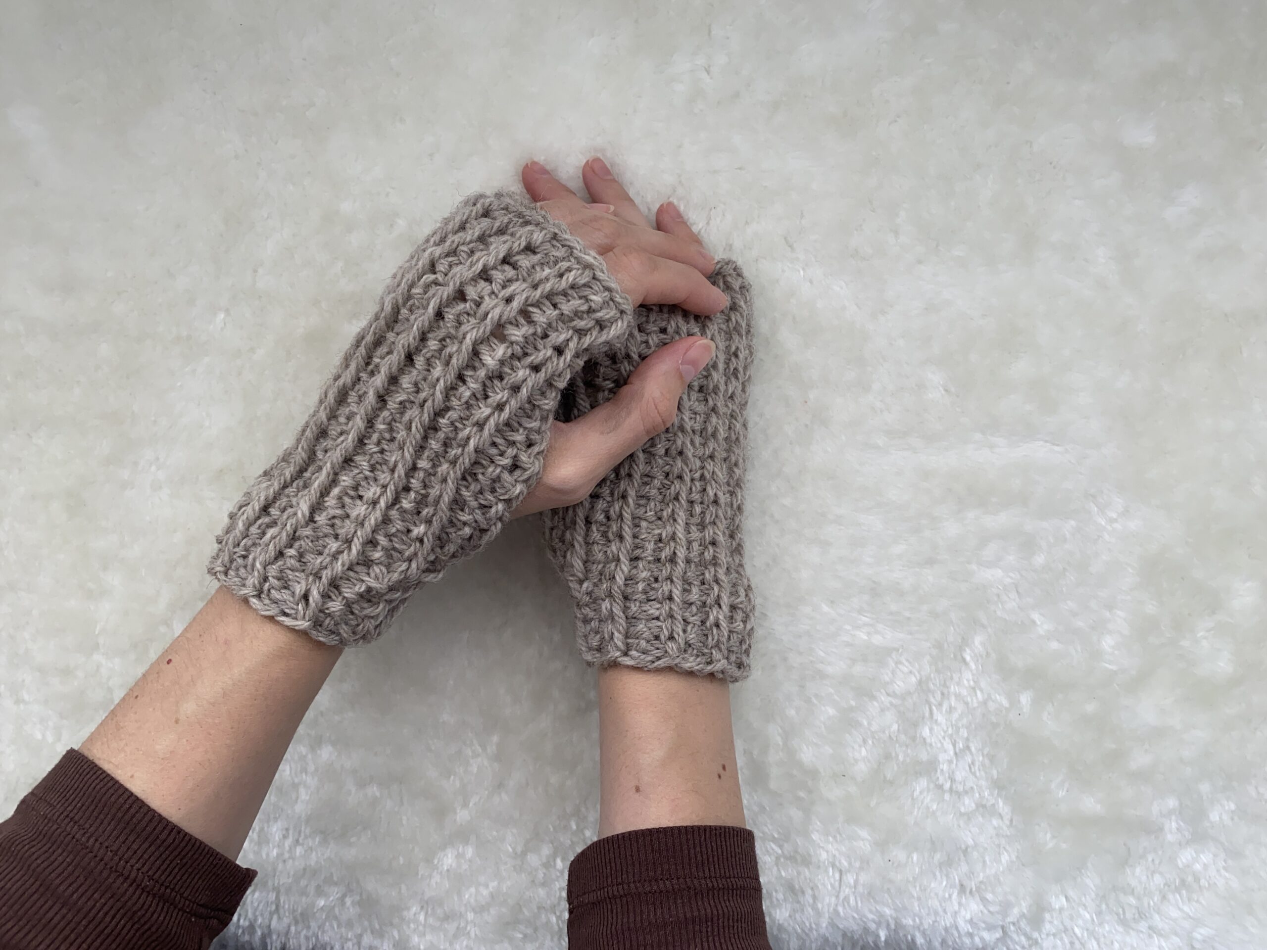 Sandy Fingerless Mittens